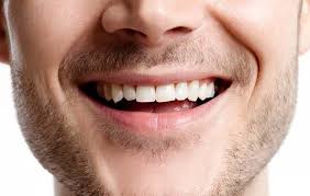 10 راز برای داشتن دندان‌های سفیدتر