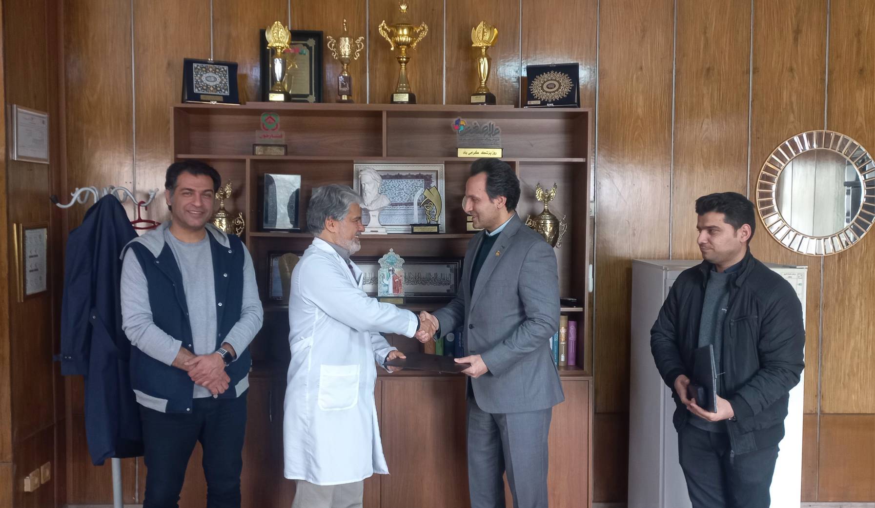 گسترش شبکه خدمت‌رسانی مؤسسه خدمات دارویی رضوی با افتتاح غرفه تجهیزات پزشکی در بیمارستان قائم (عج)