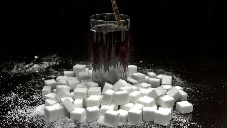 نوشیدنی های شیرین شده با قند و خطر ابتلا به سرطان روده بزرگ
