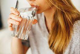 مصرف آب کافی می تواند بر نتایج بارداری و زایمان تأثیر بگذارد.
